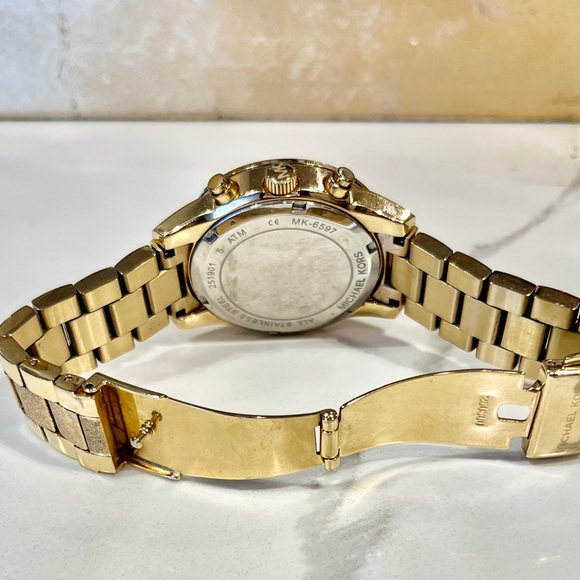 Michael Kors Women's Ritz Gold Toned Stainless Steel Watch With Crystal Topring - Picture 11 of 12